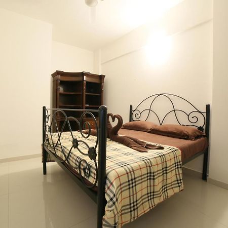 Acons Palm Beach Alibag Bagian luar foto