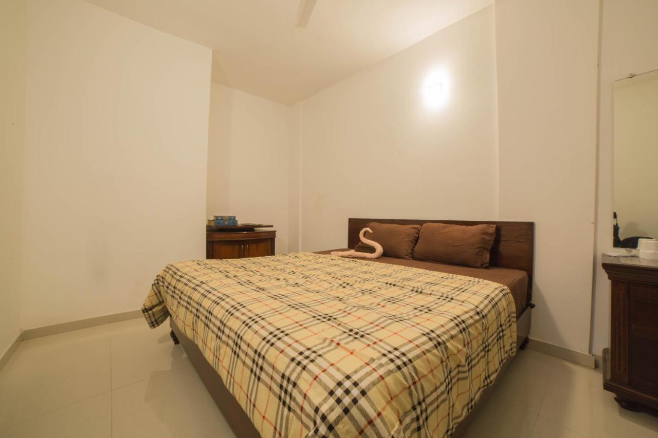 Acons Palm Beach Alibag Bagian luar foto