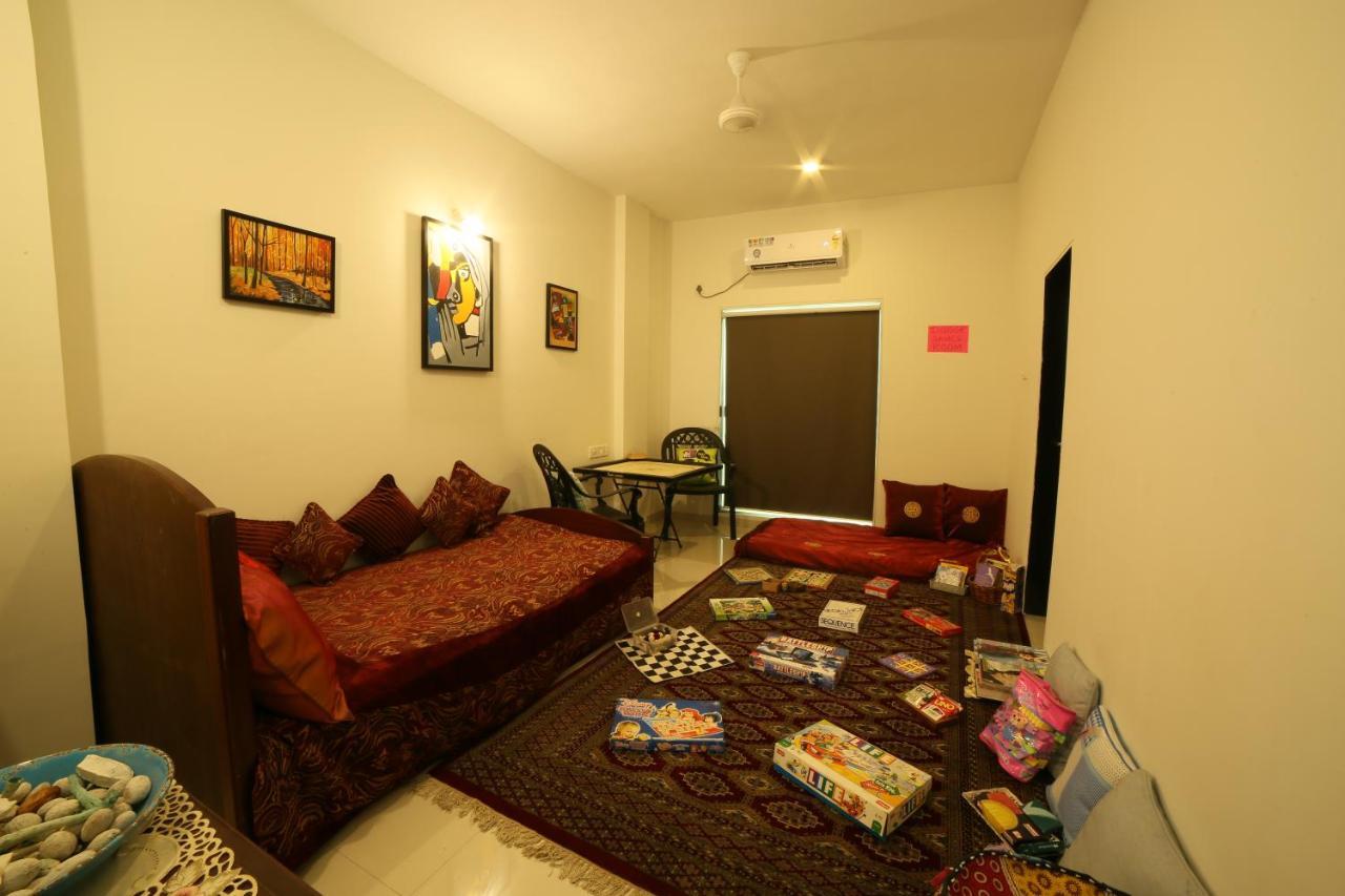 Acons Palm Beach Alibag Bagian luar foto