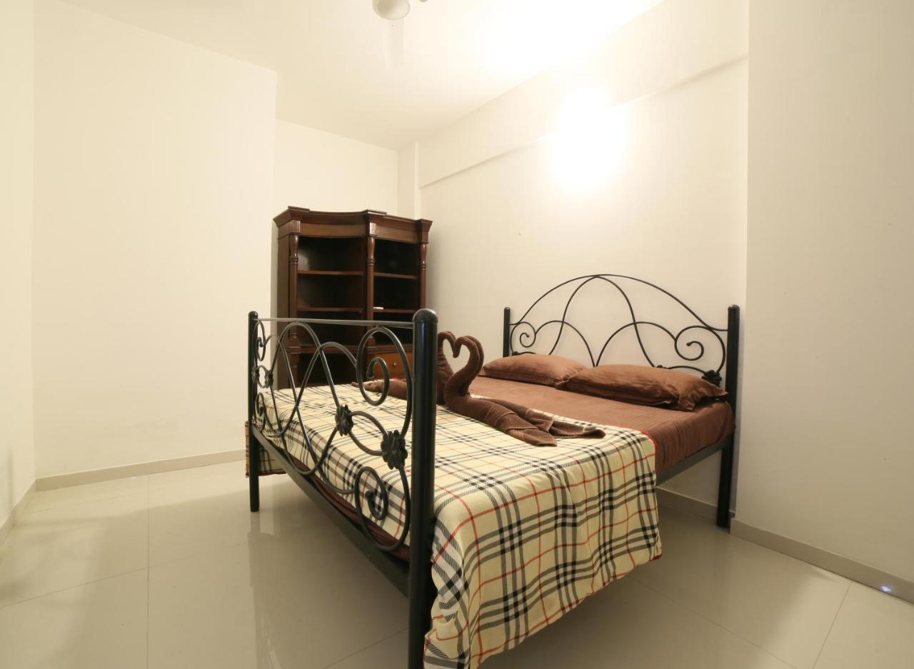 Acons Palm Beach Alibag Bagian luar foto