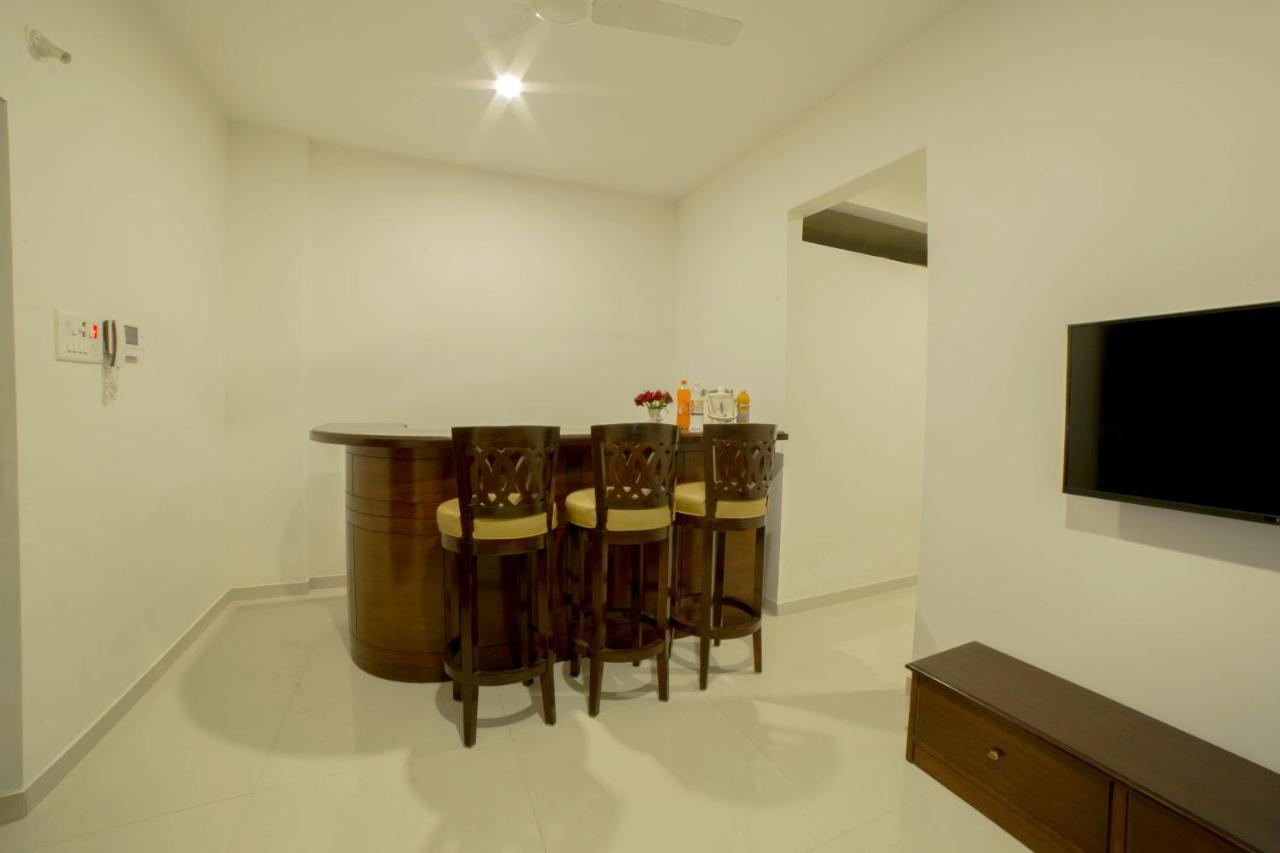 Acons Palm Beach Alibag Bagian luar foto