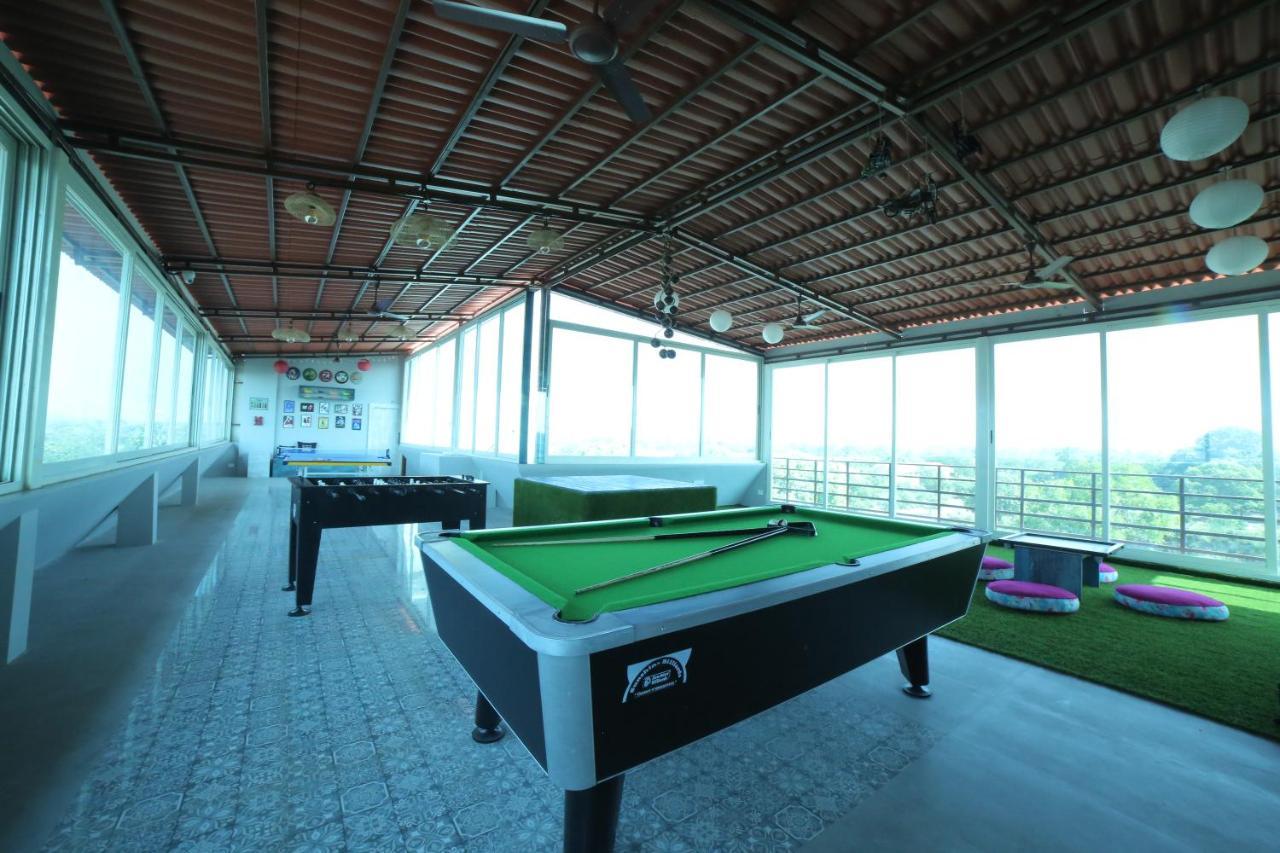 Acons Palm Beach Alibag Bagian luar foto