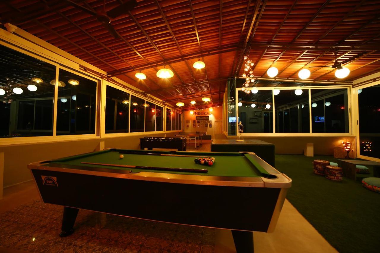 Acons Palm Beach Alibag Bagian luar foto